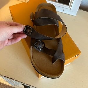 NIB Cross Toe Strap Sandals